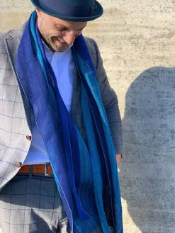 Ulrike Isensee DS Breiter Schal aus blauem Leinen