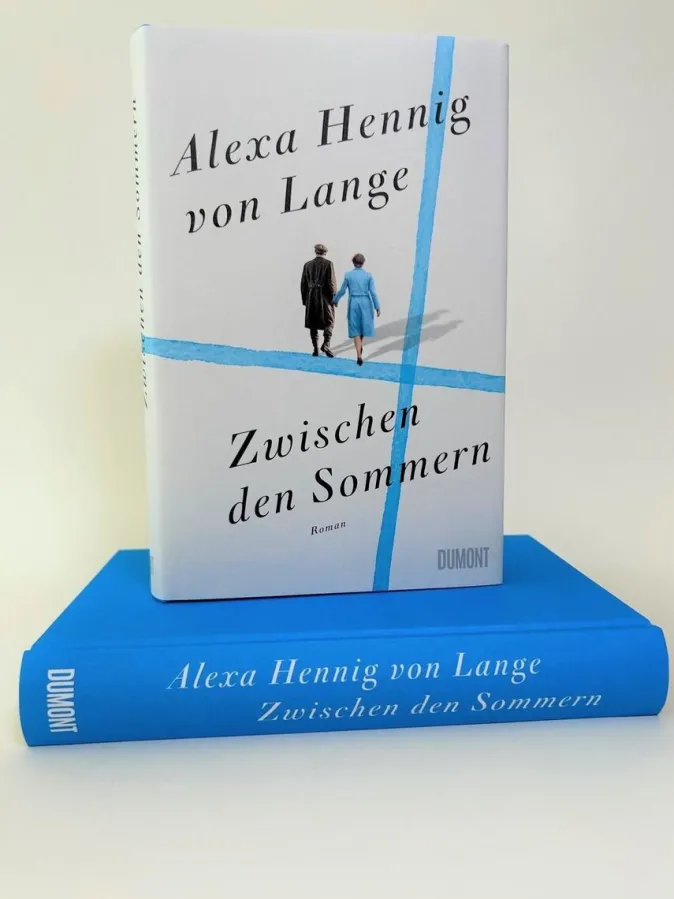 ZEIT Buchhandlung Hennig Von Lange, Alexa: Zwischen den Sommern