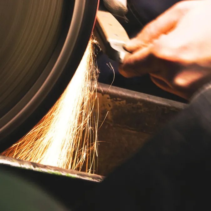 GÜDE Käsemesser aus Olivenholz