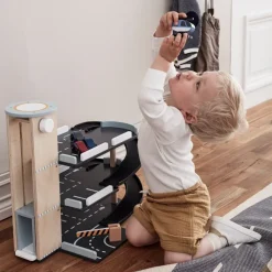 Kinder Kids Concept Parkhaus aus Holz