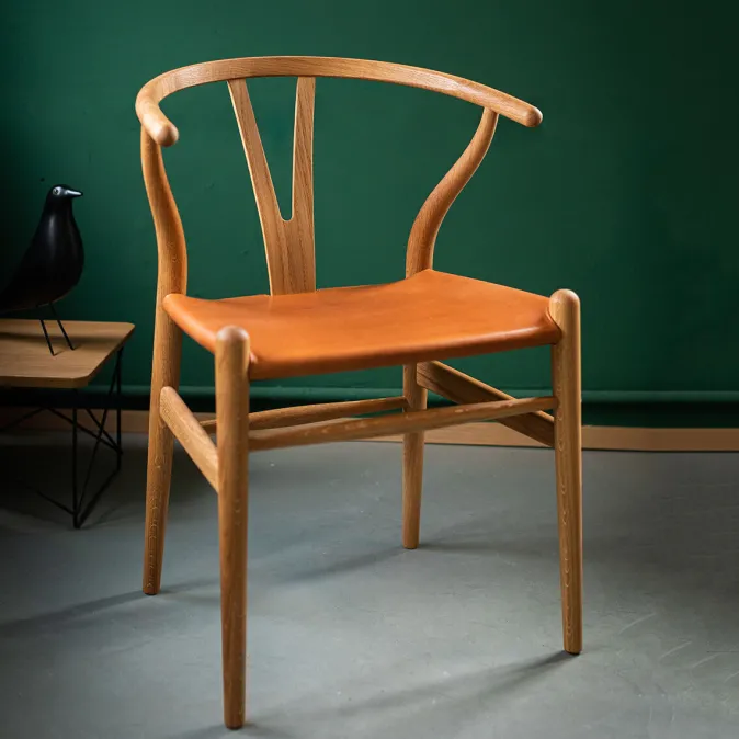 Carl Hansen ZEIT Sonderedition »CH24«, Wishbone Chair aus Eiche und Leder