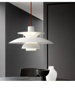 Louis Poulsen ZEIT-Sonderedition Pendelleuchte »PH5 Monochrome« in Weiß und Rot